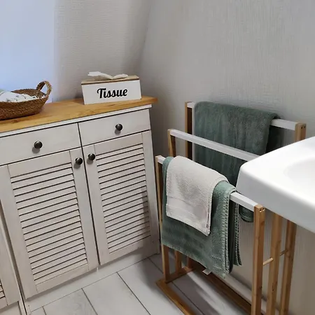 Bel Refait à Neuf, Calme Et Ensoleillé *