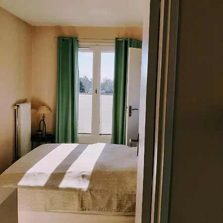 Apartment Bel Refait A Neuf, Calme Et Ensoleille