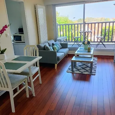 Bel Refait A Neuf, Calme Et Ensoleille كابورغ