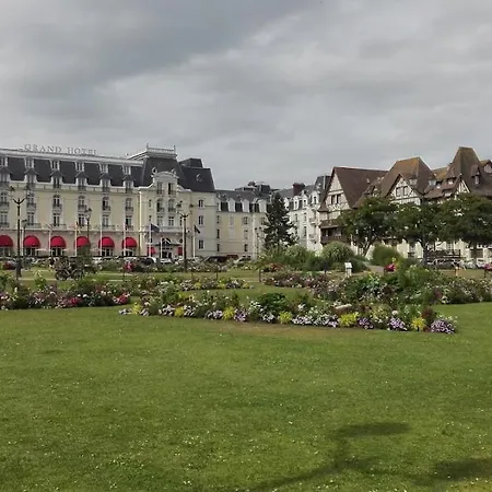 Bel Refait A Neuf, Calme Et Ensoleille Apartment Cabourg