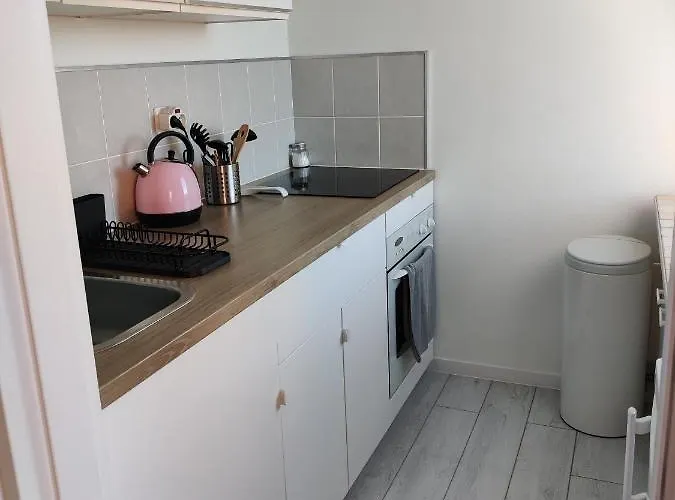 Bel Refait à Neuf, Calme Et Ensoleillé