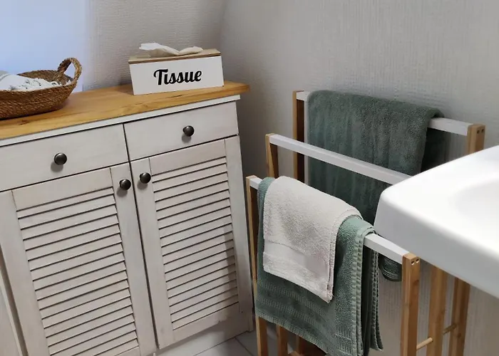 Bel Refait à Neuf, Calme Et Ensoleillé *